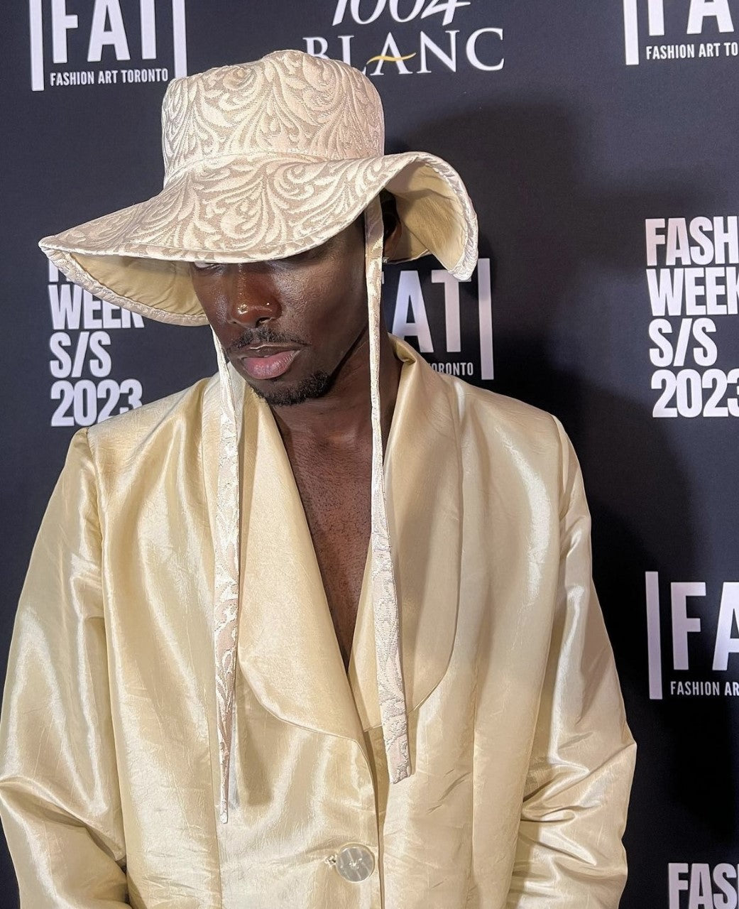 Bucket hat