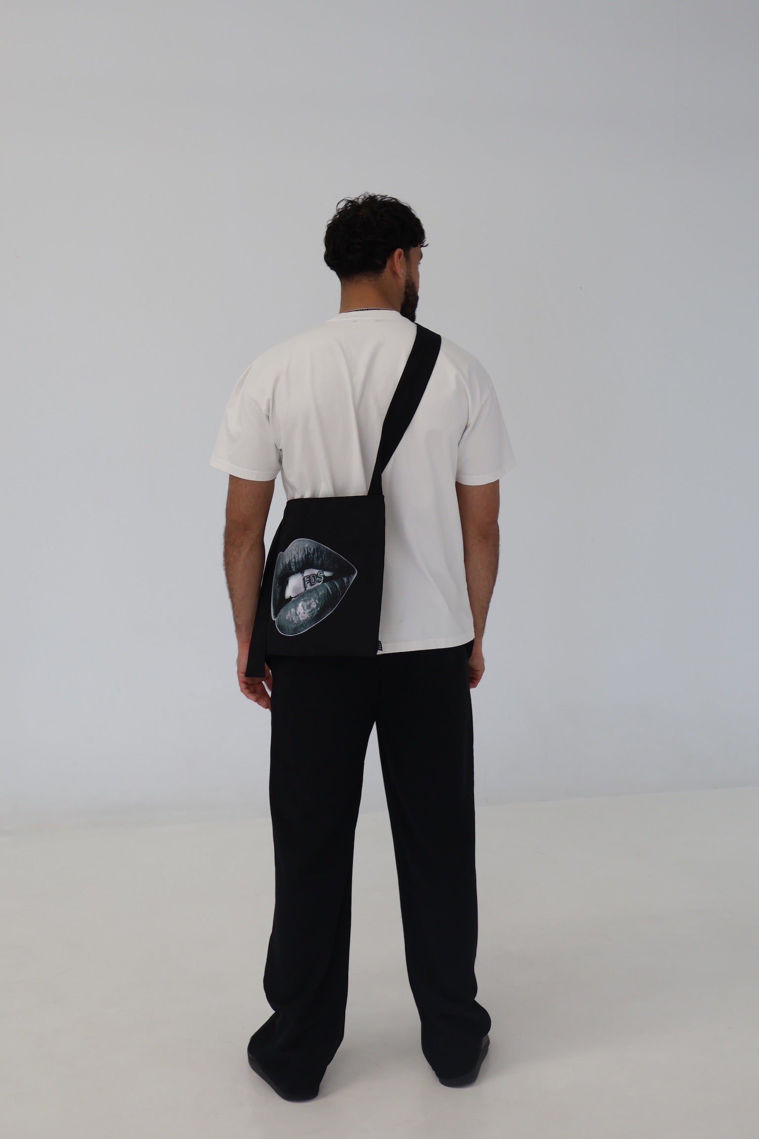 grillz crossbody bag